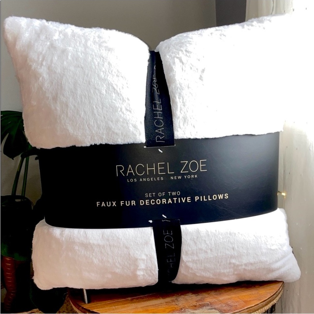 🎉HP🎉~Rachel Zoe Plush White Faux Fur Pillows - Picture 2 of 16